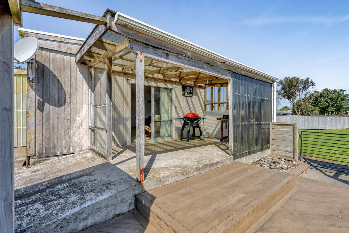 6 Kawei Road, Ohawe, Hawera - Carousel 2