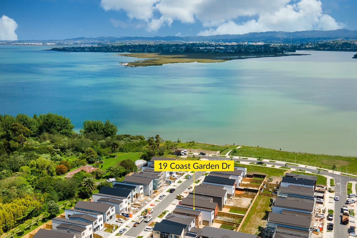 19 Coast Garden Drive, Hobsonville, Auckland - Carousel 2