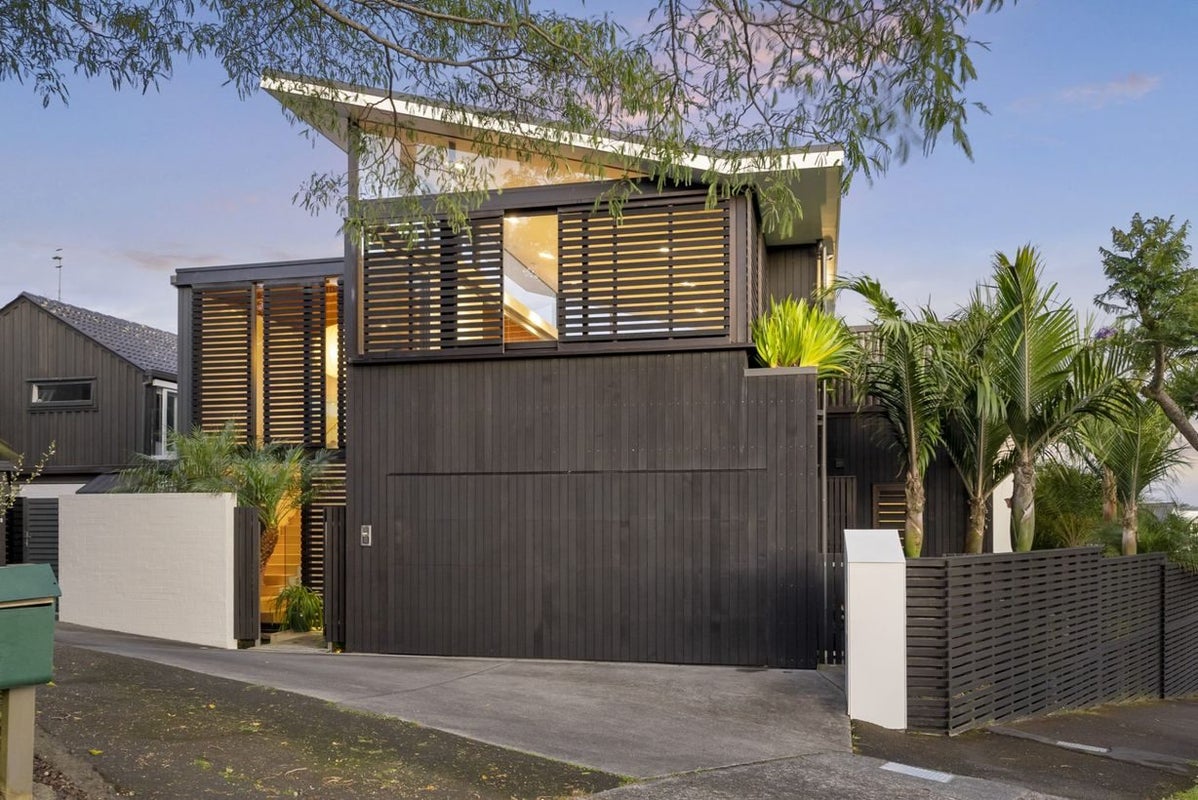 1/4 Logan Terrace, Parnell, Auckland - Carousel 1