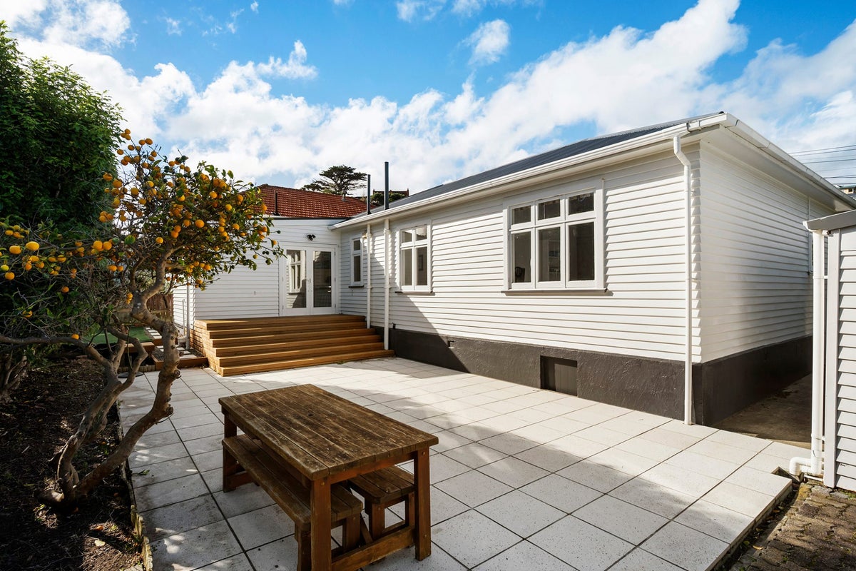 6 Bentinck Avenue, Strathmore Park, Wellington - Carousel 17