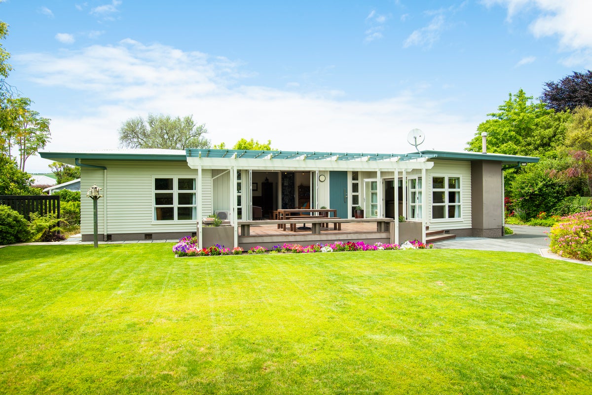 108 Iranui Road, Inner Kaiti, Gisborne - Carousel 2