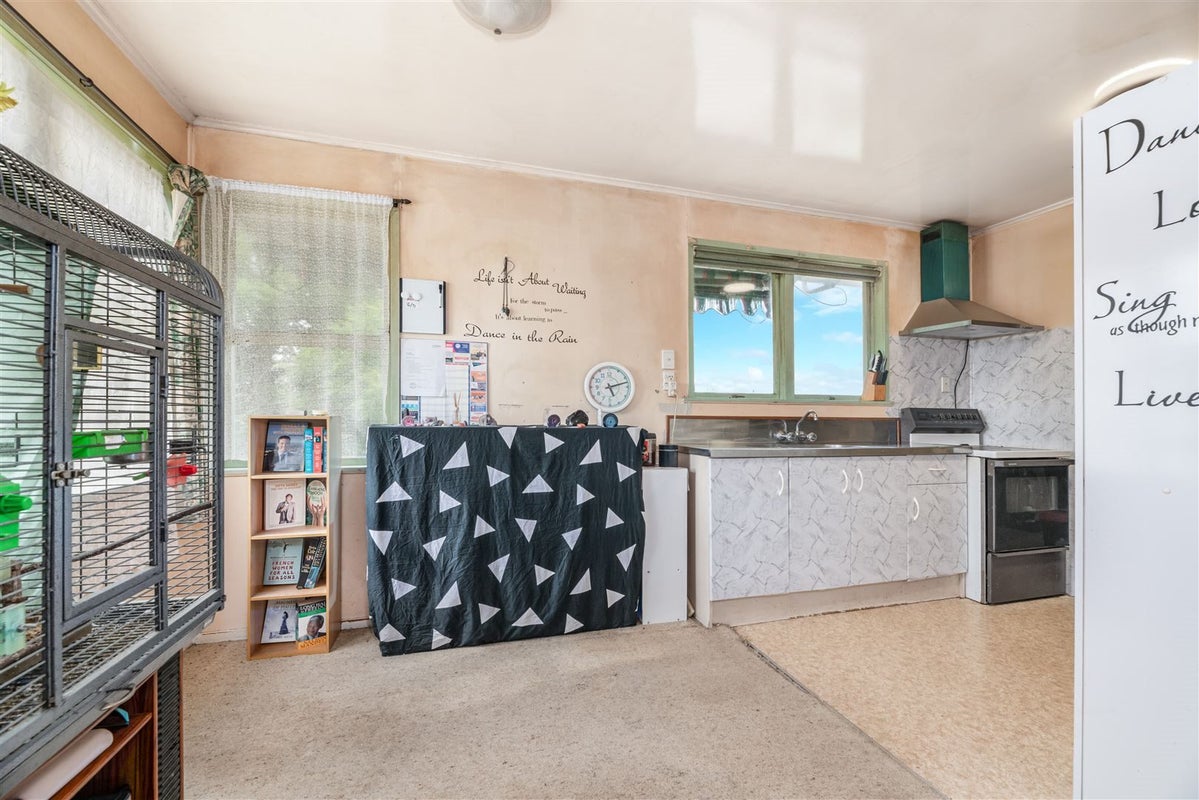 87B Edmonton Road, Henderson, Auckland - Carousel 1