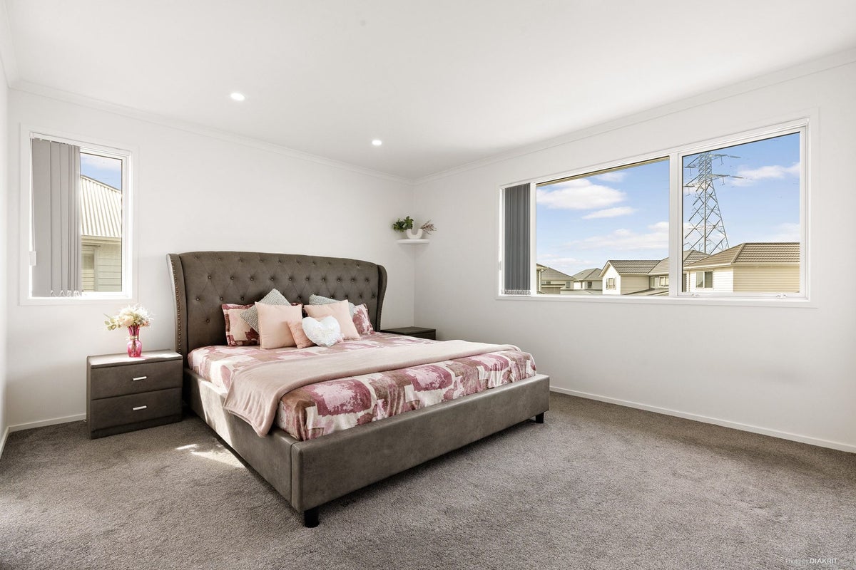 14 Kauri Heart Avenue, Takanini, Auckland - Carousel 2