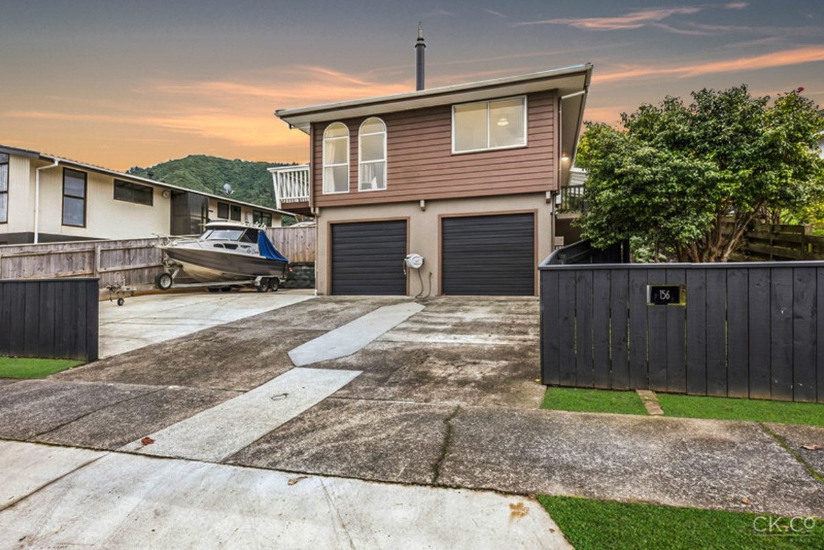 156 California Drive, Totara Park, Upper Hutt - Carousel 2