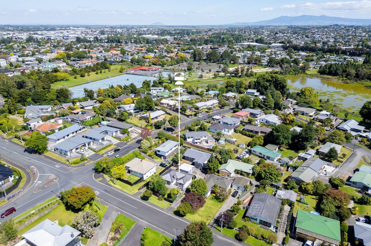 23 Mitcham Avenue, Forest Lake, Hamilton - Carousel 16