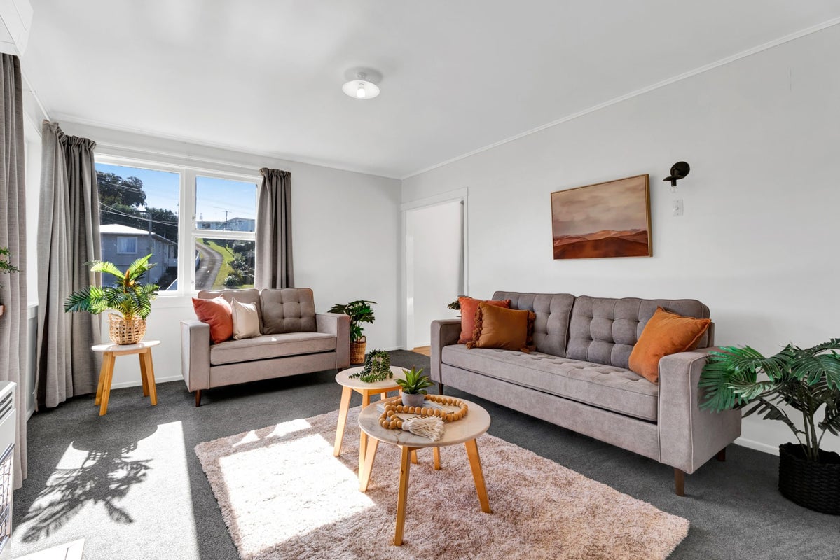 6 Wiremu Place, Blagdon, New Plymouth - Carousel 2