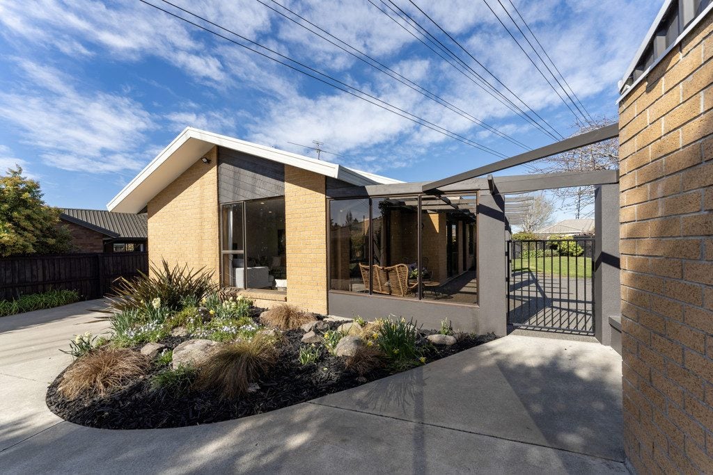 11 Algie Place, Avonhead, Christchurch - Carousel 2