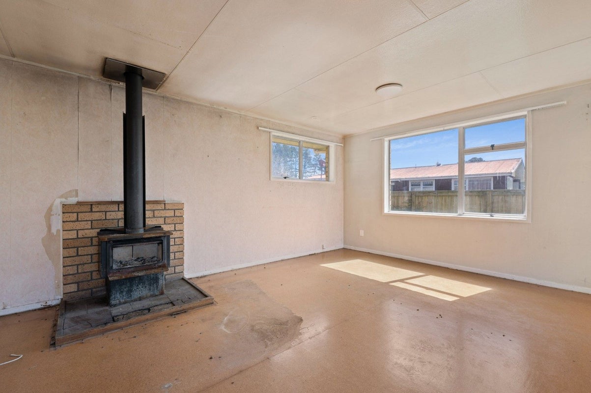 7 Virgo Place, Kawaha Point, Rotorua - Carousel 2