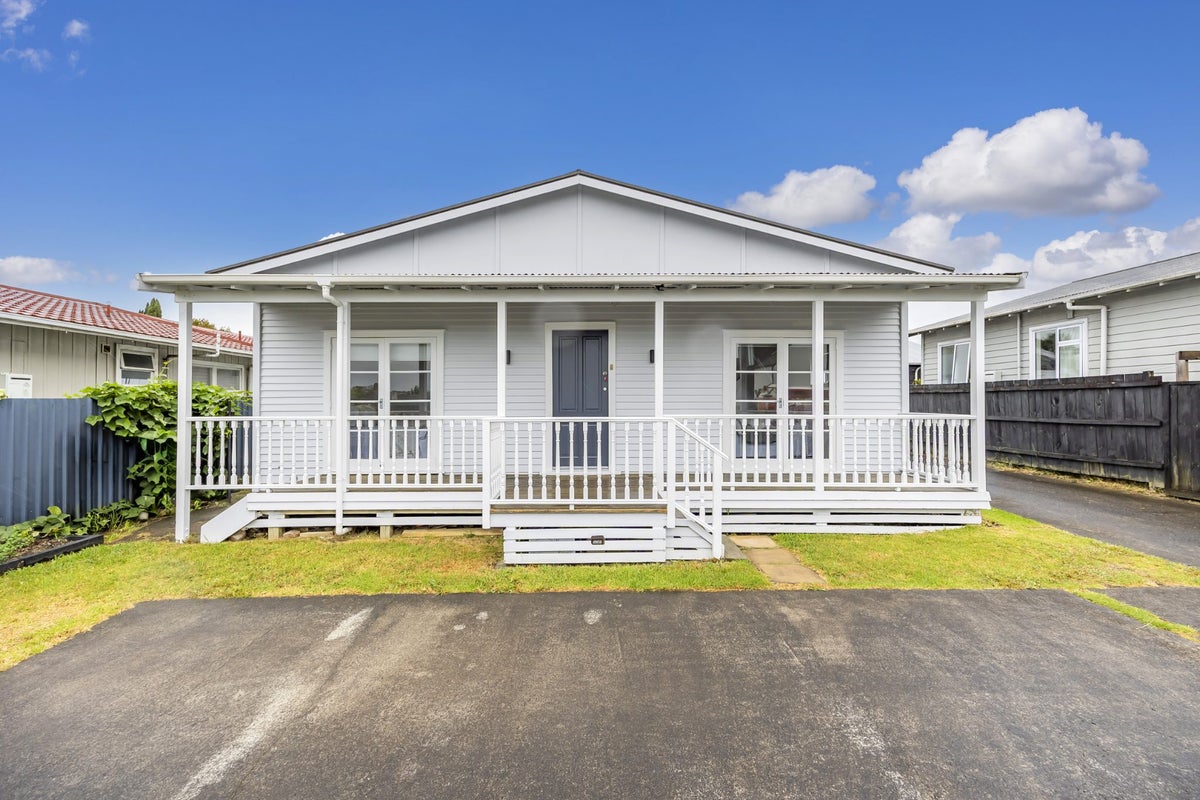 146 Point Chevalier Road, Point Chevalier, Auckland - Carousel 1
