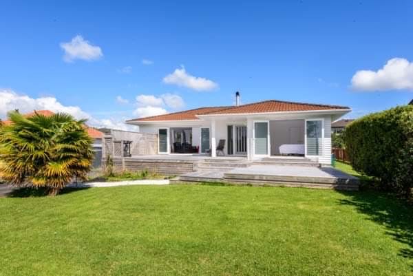 11 Beachlands Road, Beachlands, Auckland - Carousel 1
