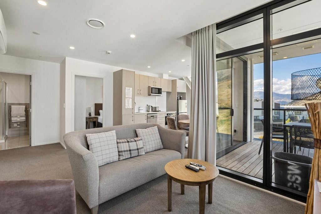 305/30 Red Oaks Drive, Frankton, Queenstown - Carousel 2