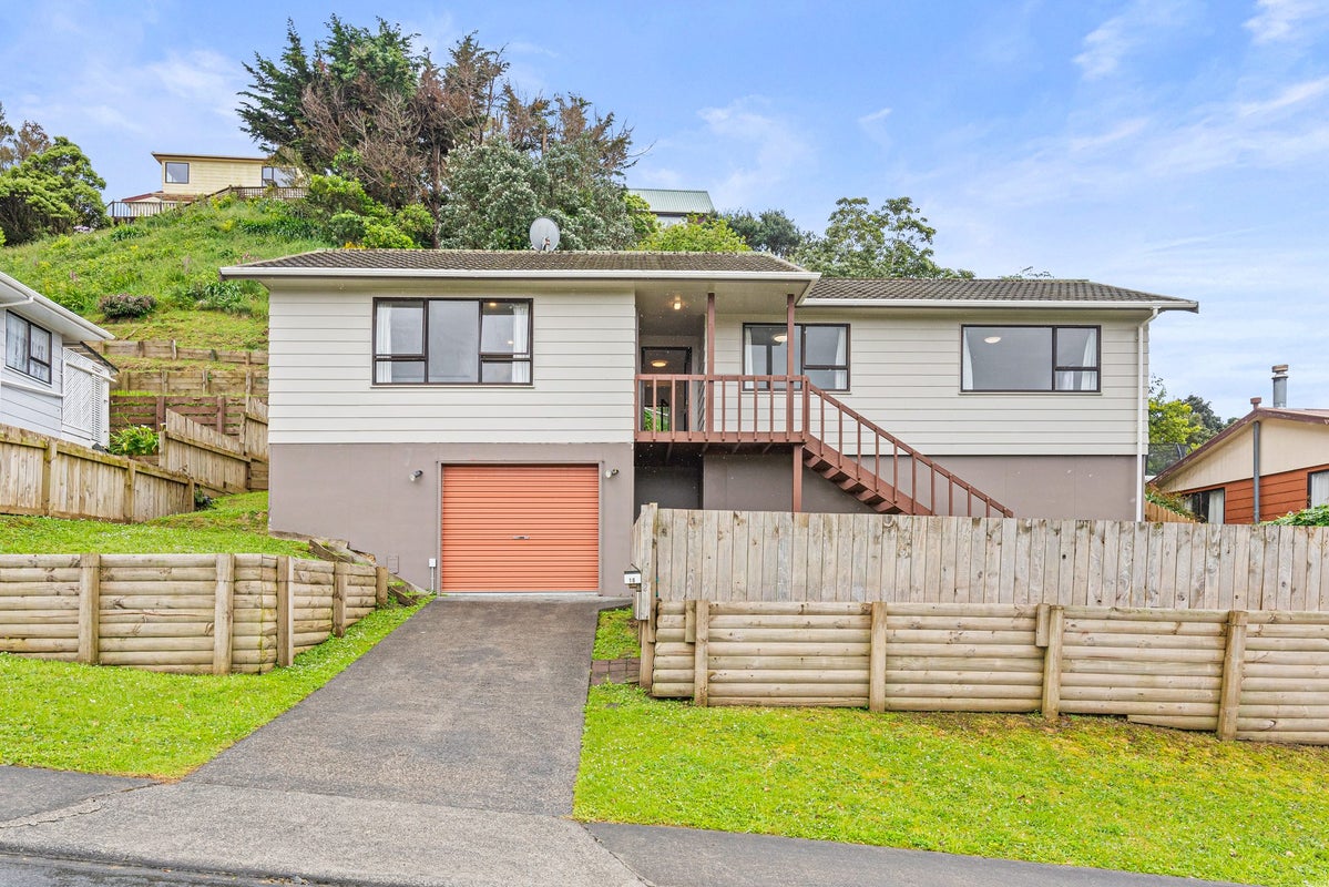 18 Forglen Place, Tawa, Wellington - Carousel 25