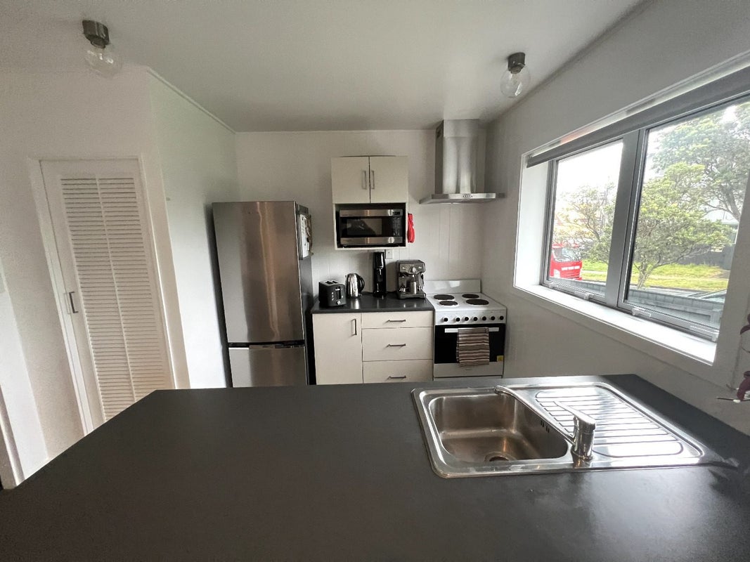 24 Kaikoura Street, Maupuia, Wellington - Carousel 2