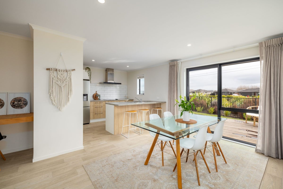 27 Loch Tanna Way, Yaldhurst, Christchurch - Carousel 1