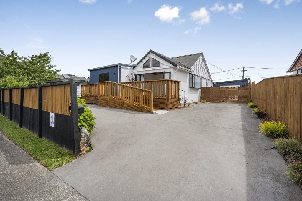 56 Guthrie Street, Waterloo, Lower Hutt - Carousel 1