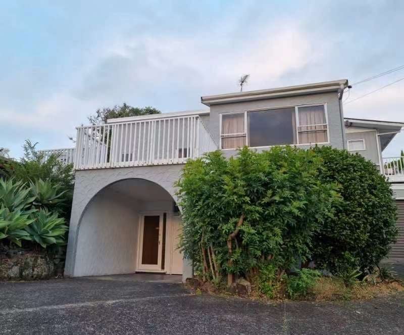 1/527 Beach Road, Murrays Bay, Auckland - Carousel 2