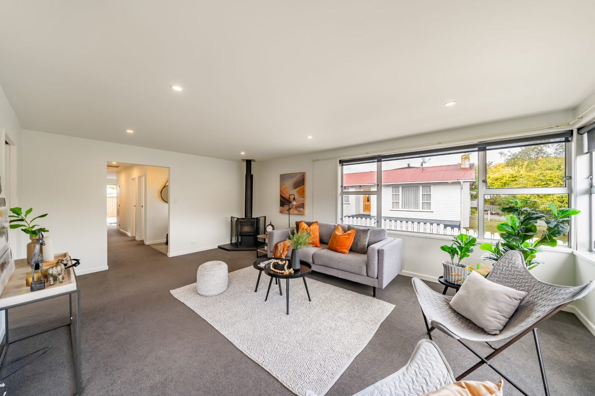 7 Riversdale Road, Clouston Park, Upper Hutt - Carousel 2