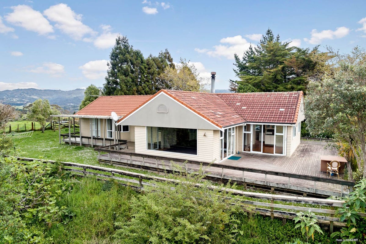 164 Candia Road, Henderson Valley, Auckland - Carousel 11