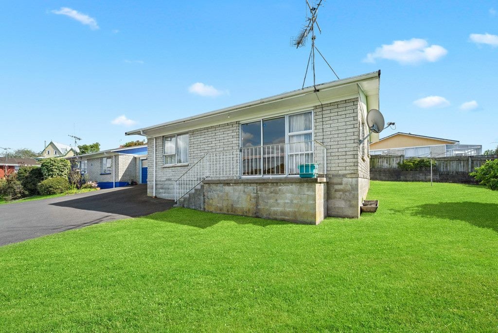 28B Hazelwood Avenue, Dinsdale, Hamilton - Carousel 16
