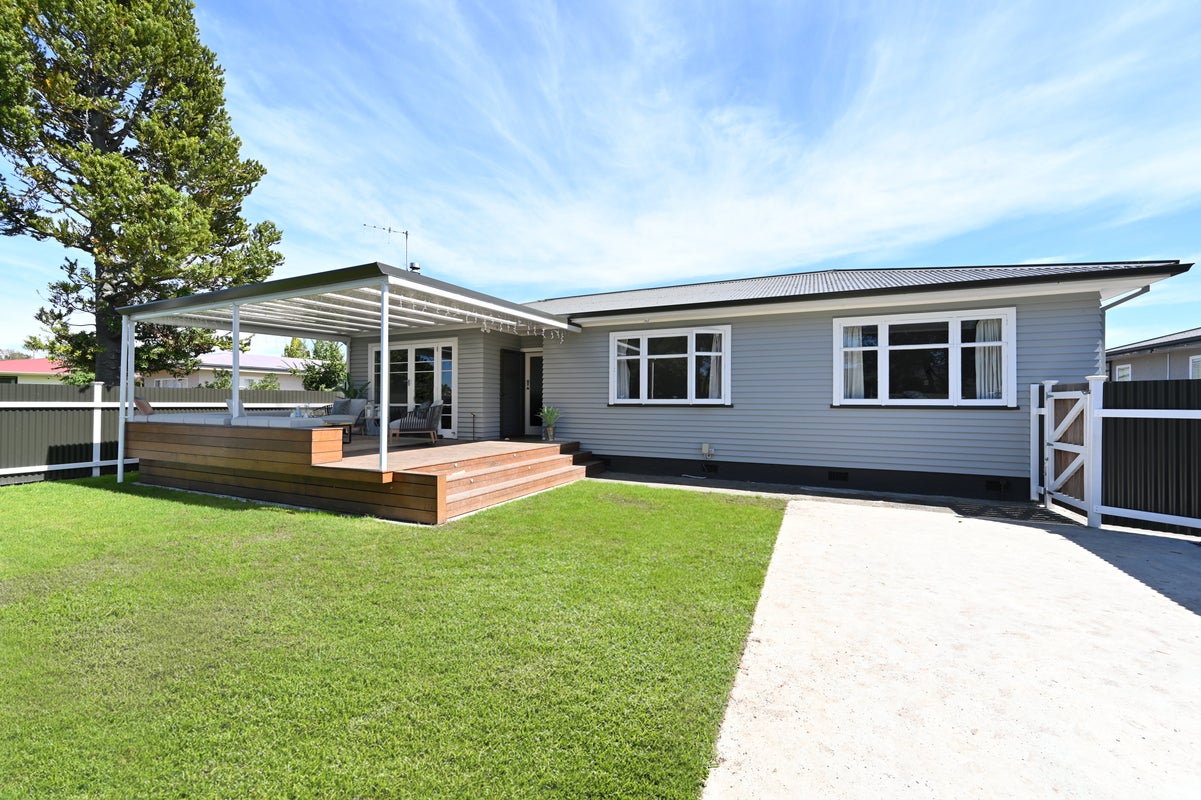 2/55 FLANDERS AVENUE, Onekawa, Napier - Carousel 2