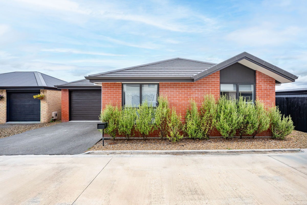 10/1 North Ridge Drive, Rototuna North, Hamilton - Carousel 2