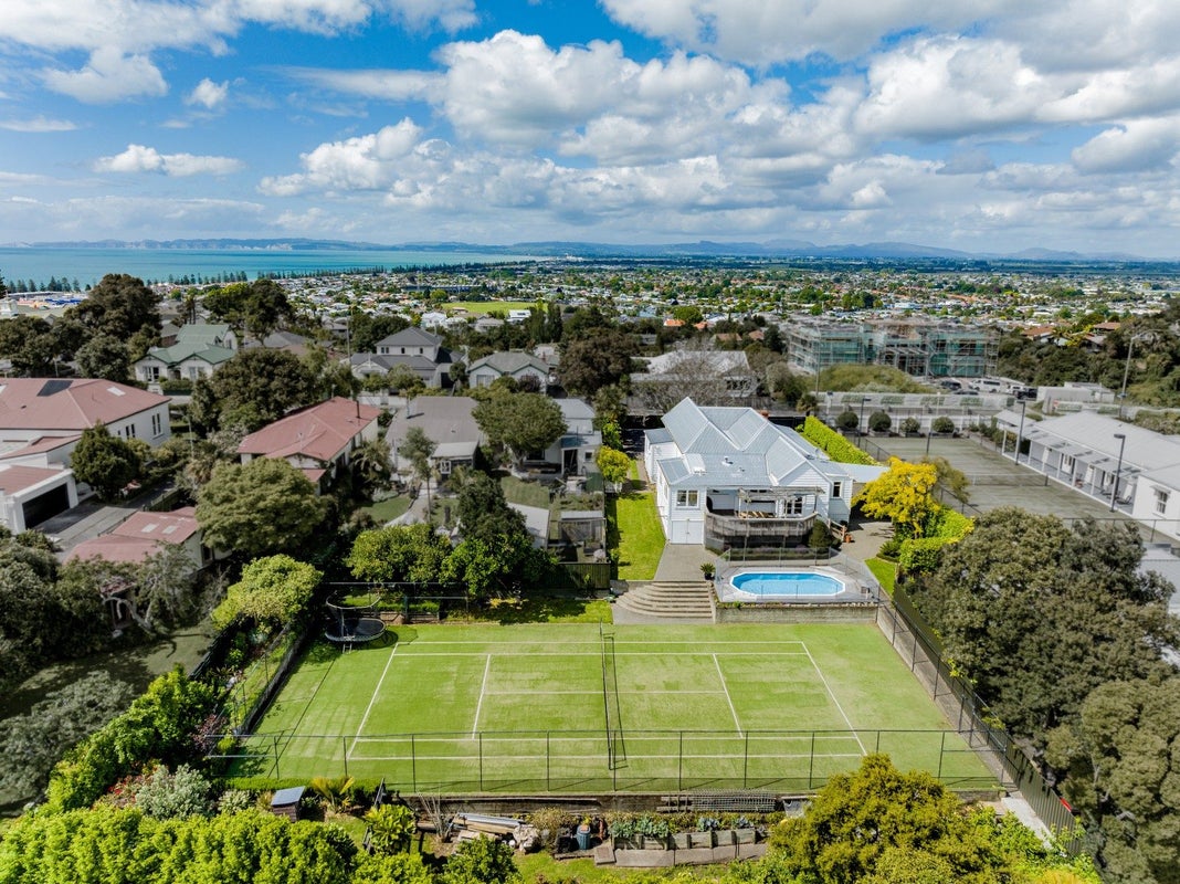 39 Napier Terrace, Hospital Hill, Napier - Carousel 2