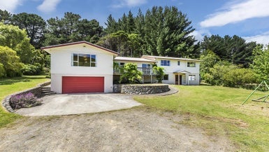 298A Paekakariki Hill Road, Paekakariki Hill, Porirua - Carousel 1