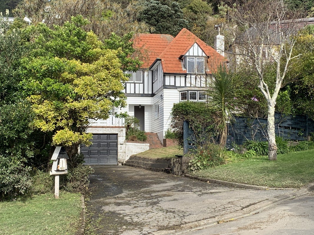 1 Marama Terrace, Eastbourne, Lower Hutt - Carousel 1