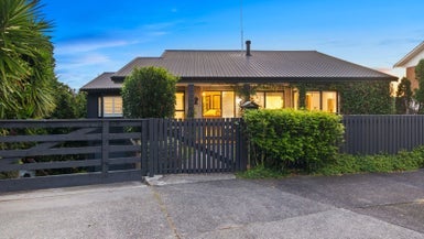 2 Maryland Street, Point Chevalier, Auckland - Carousel 1