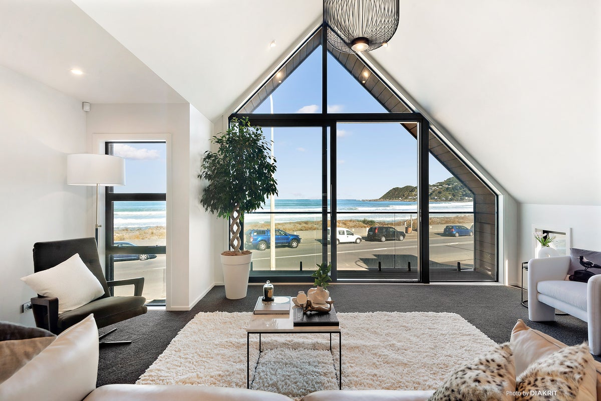 34 Lyall Parade, Lyall Bay, Wellington - Carousel 2