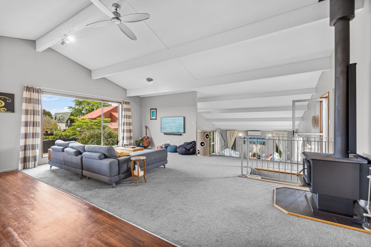 28 Yellowstone Crescent, Burwood, Christchurch - Carousel 1
