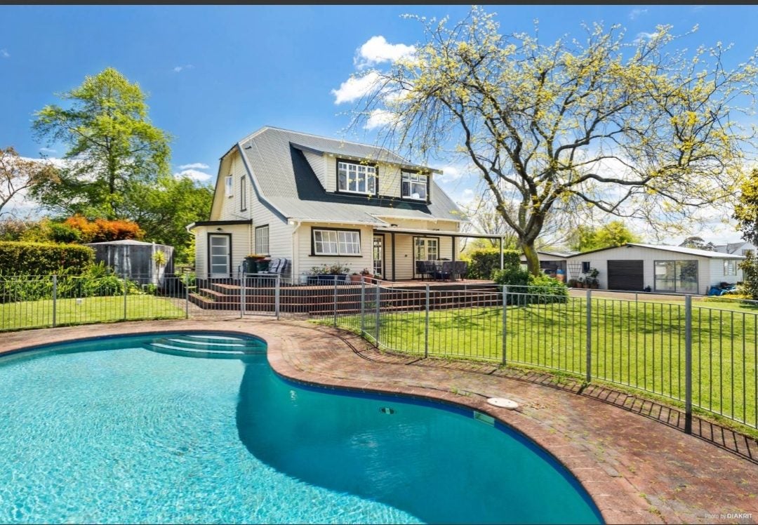 44 Park Lane, Runciman, Drury - Carousel 1