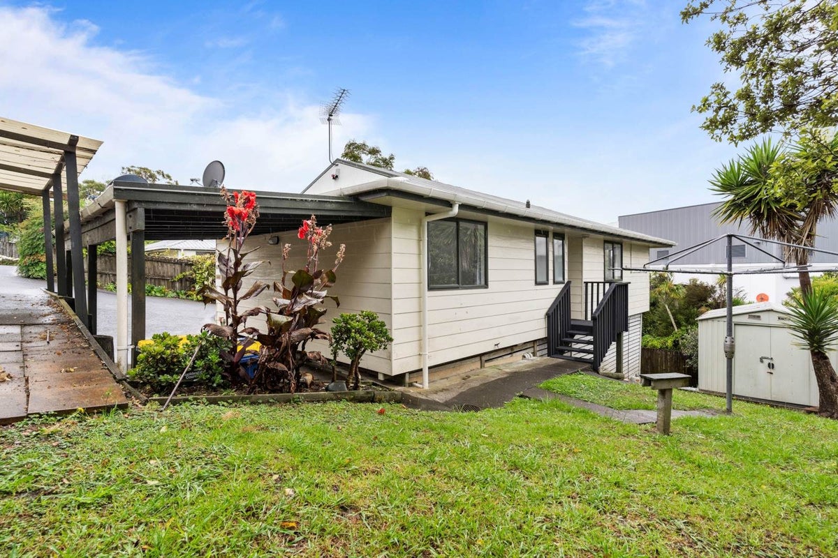 1/7 Kinvig Place, Ranui, Auckland - Carousel 2
