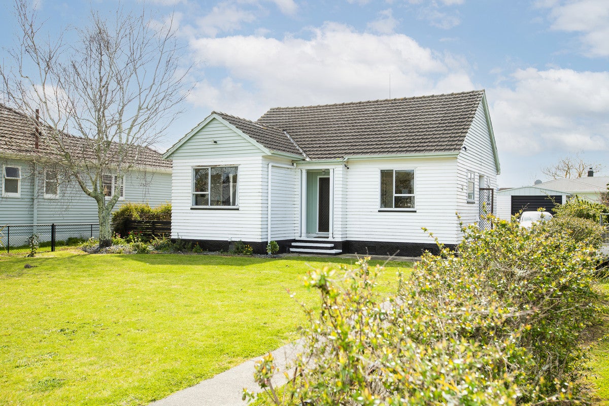19 Centennial Crescent, Te Hapara, Gisborne - Carousel 1