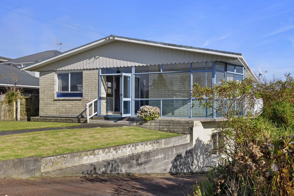 312 Tukapa Street, Hurdon, New Plymouth - Carousel 1