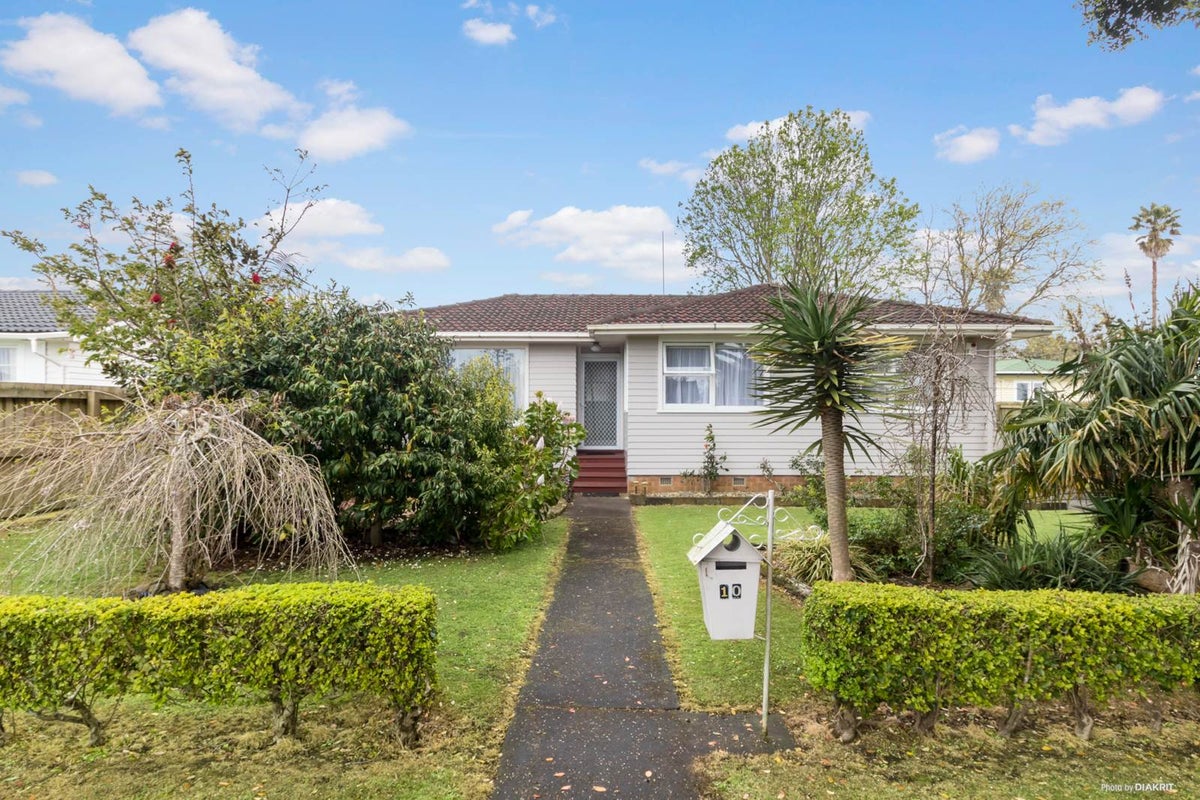 10 Kaumatua Place, Te Atatu Peninsula, Auckland - Carousel 1
