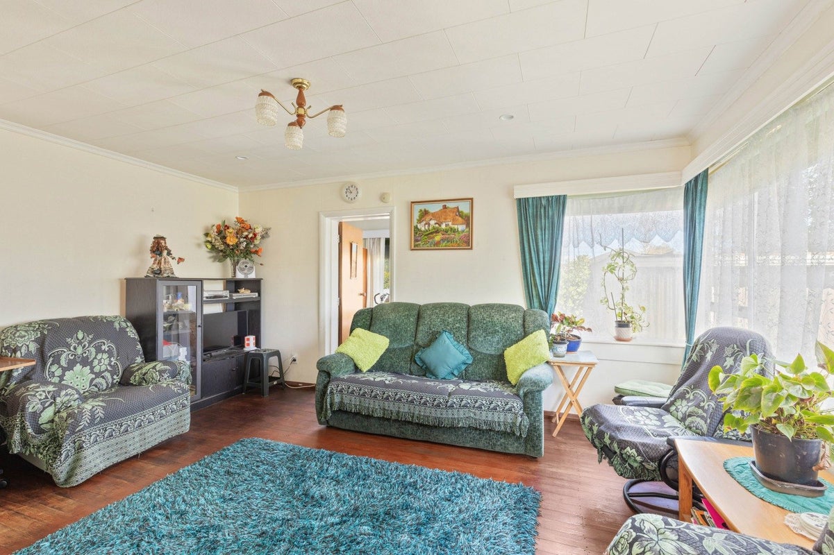 31 Wrantage Street, Westown, New Plymouth - Carousel 2