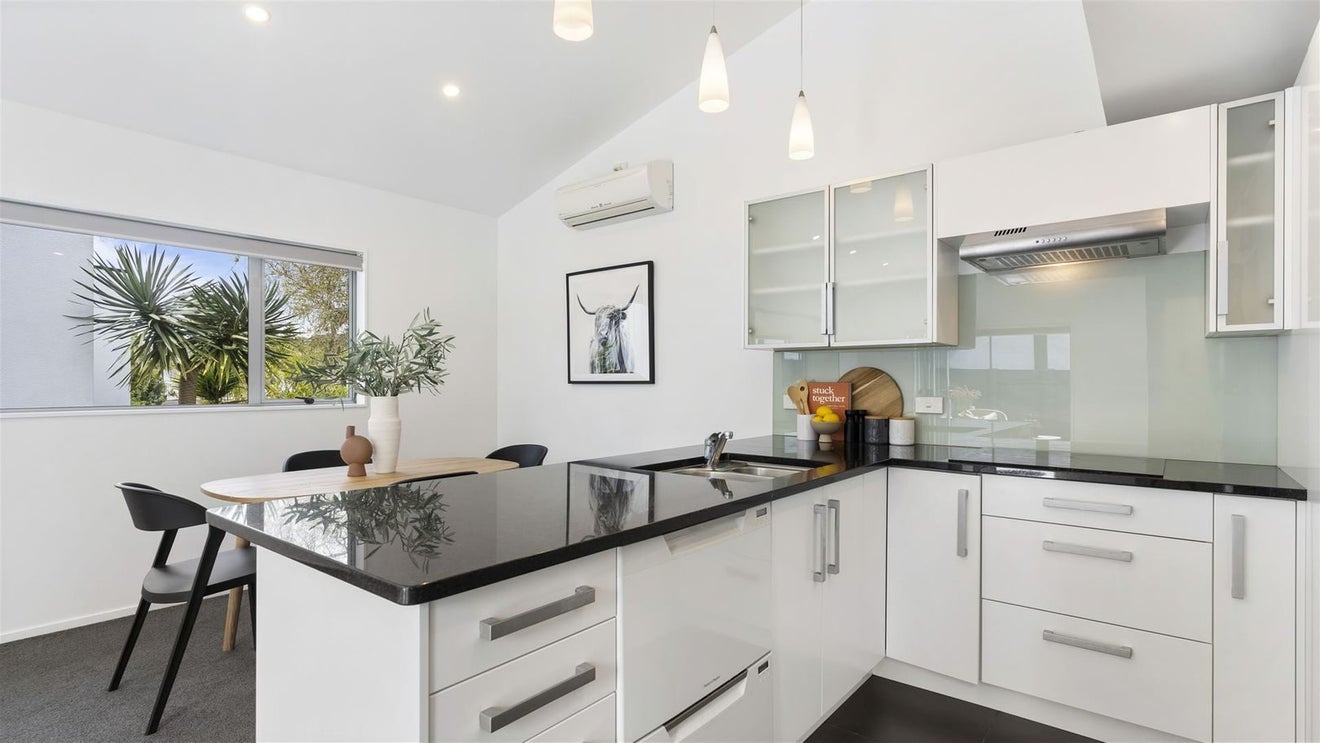 32A Matipo Road, Mairangi Bay, Auckland - Carousel 2