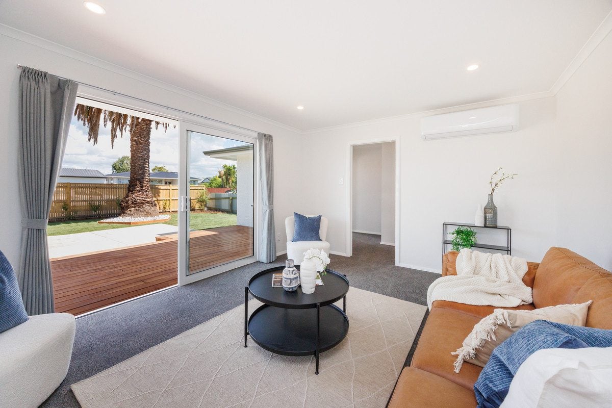5 Belvedere Crescent, Takaro, Palmerston North - Carousel 1