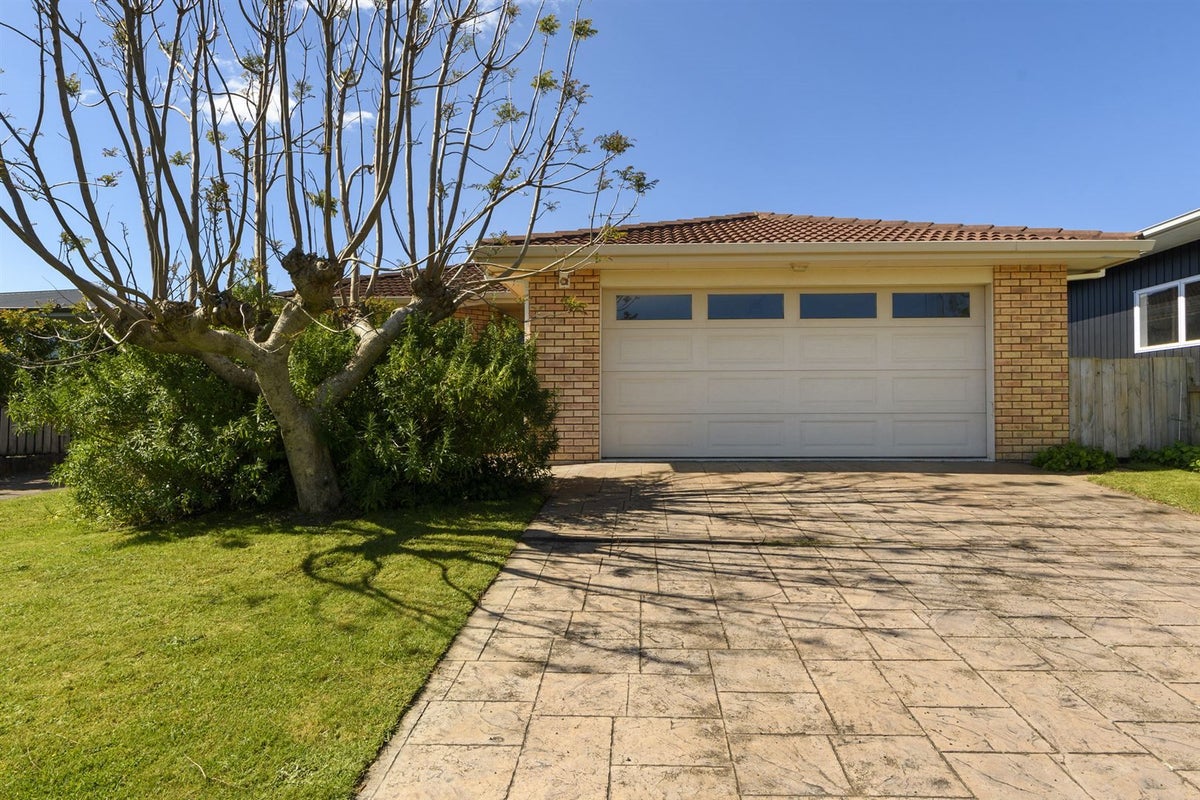 18 Ngahere Street, Otumoetai, Tauranga - Carousel 19