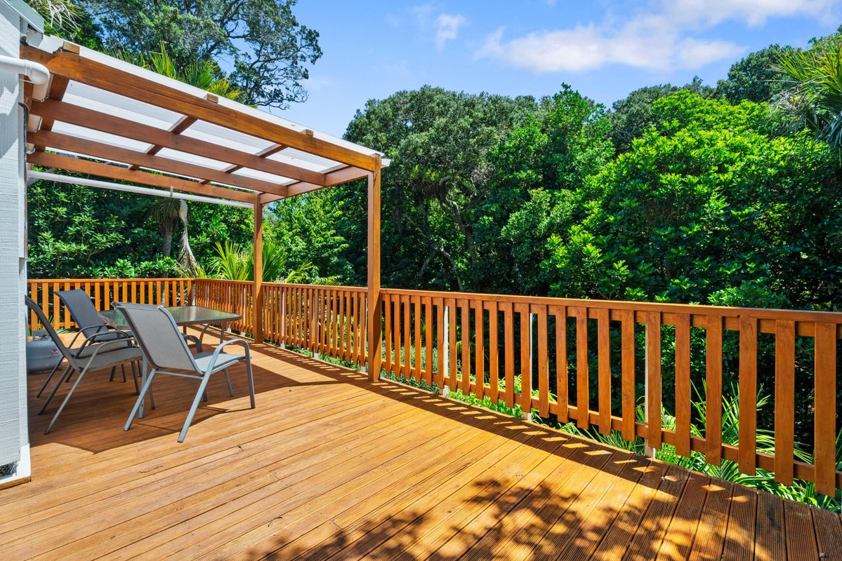 21 Hekerua Road, Oneroa, Waiheke Island, Auckland - Carousel 2