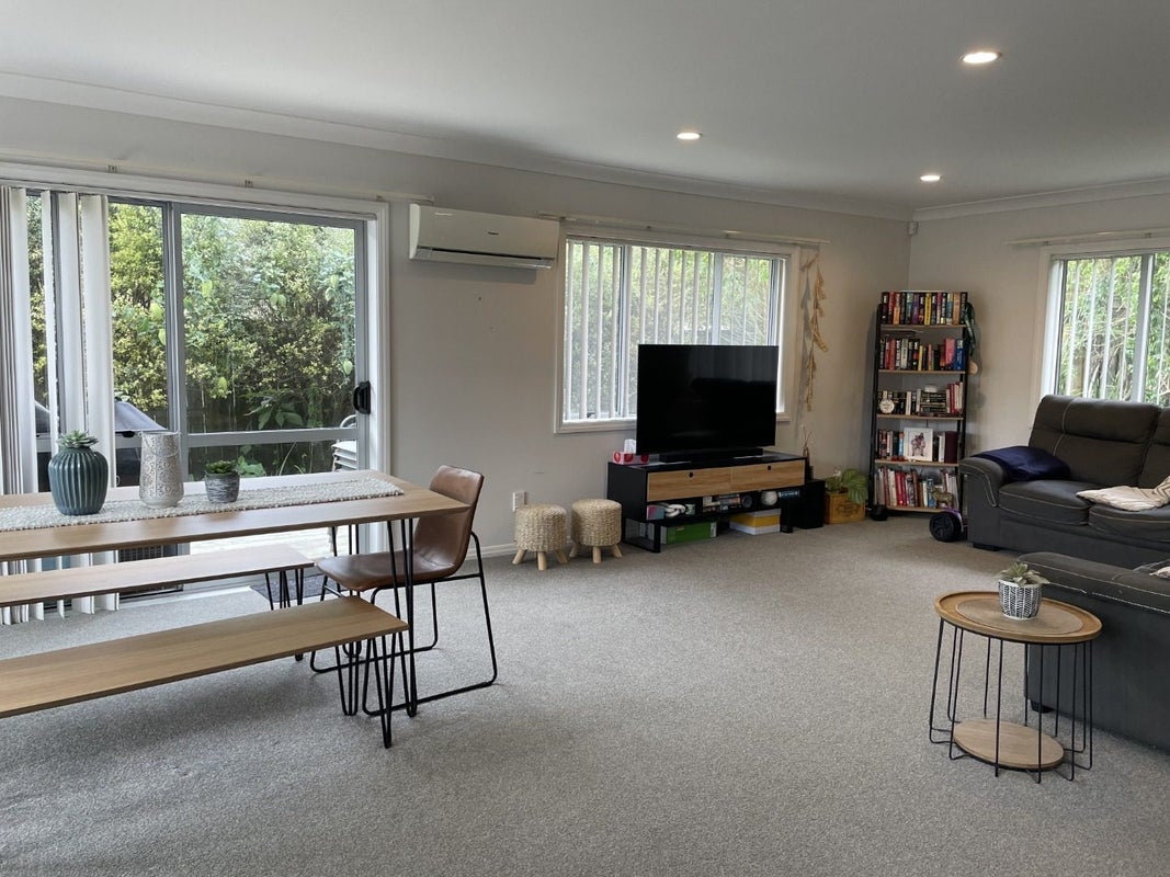 3 Trelawn Place, Cockle Bay, Auckland - Carousel 2