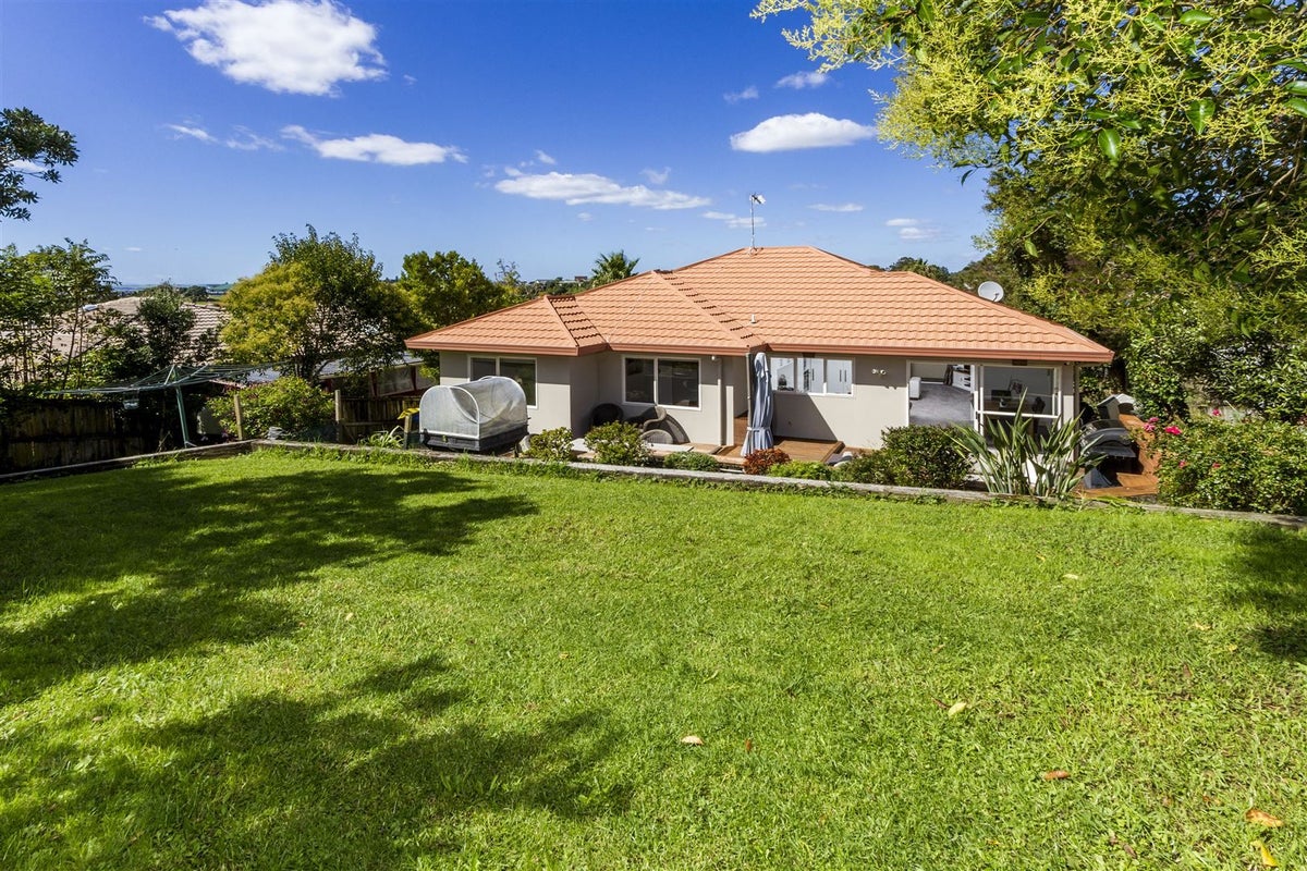 14 Caversham Drive, Torbay, Auckland - Carousel 1