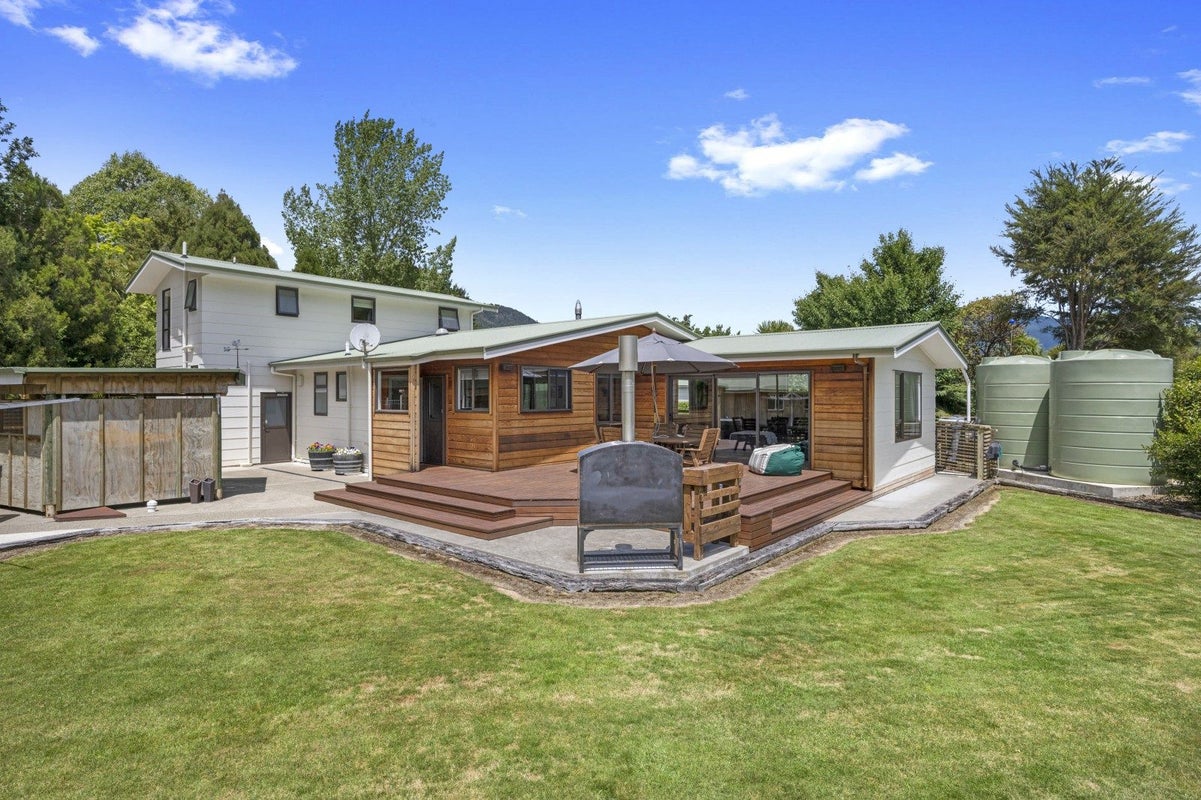 6B Lady Cobham Grove, Picton - Carousel 2