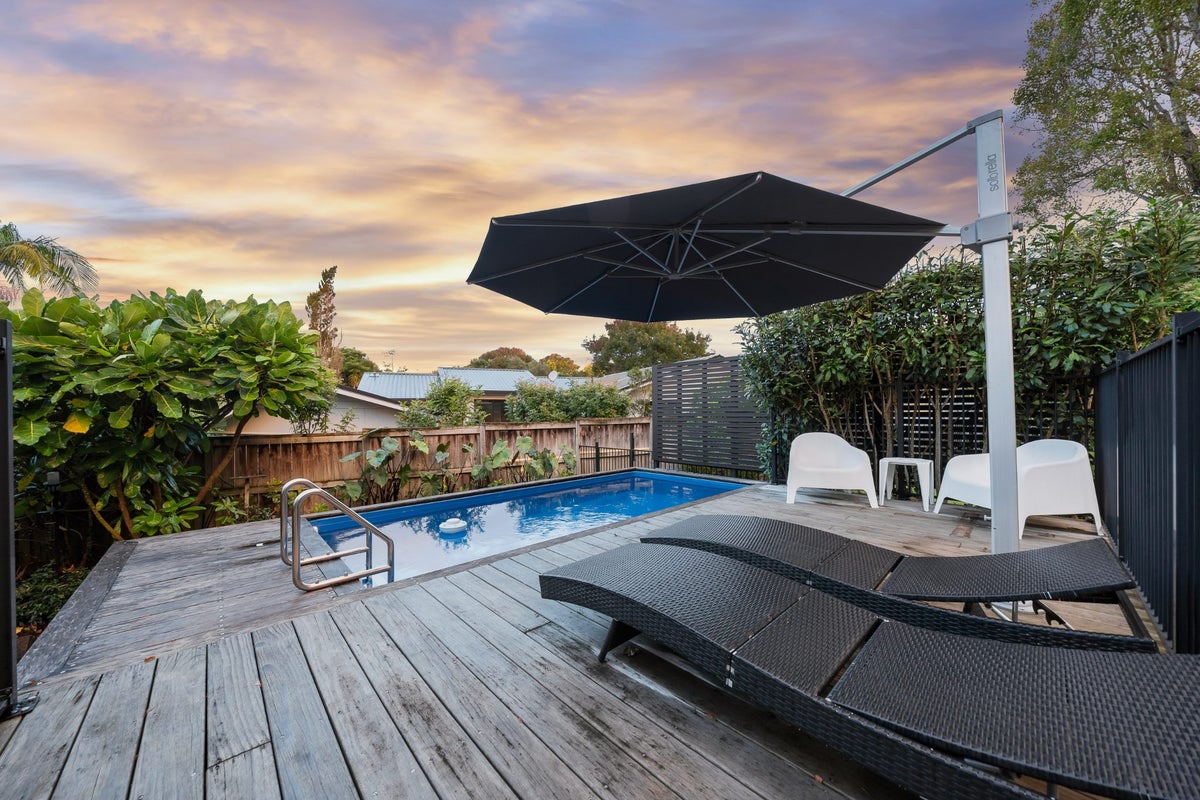 20 Lilian Place, Farm Cove, Auckland - Carousel 2