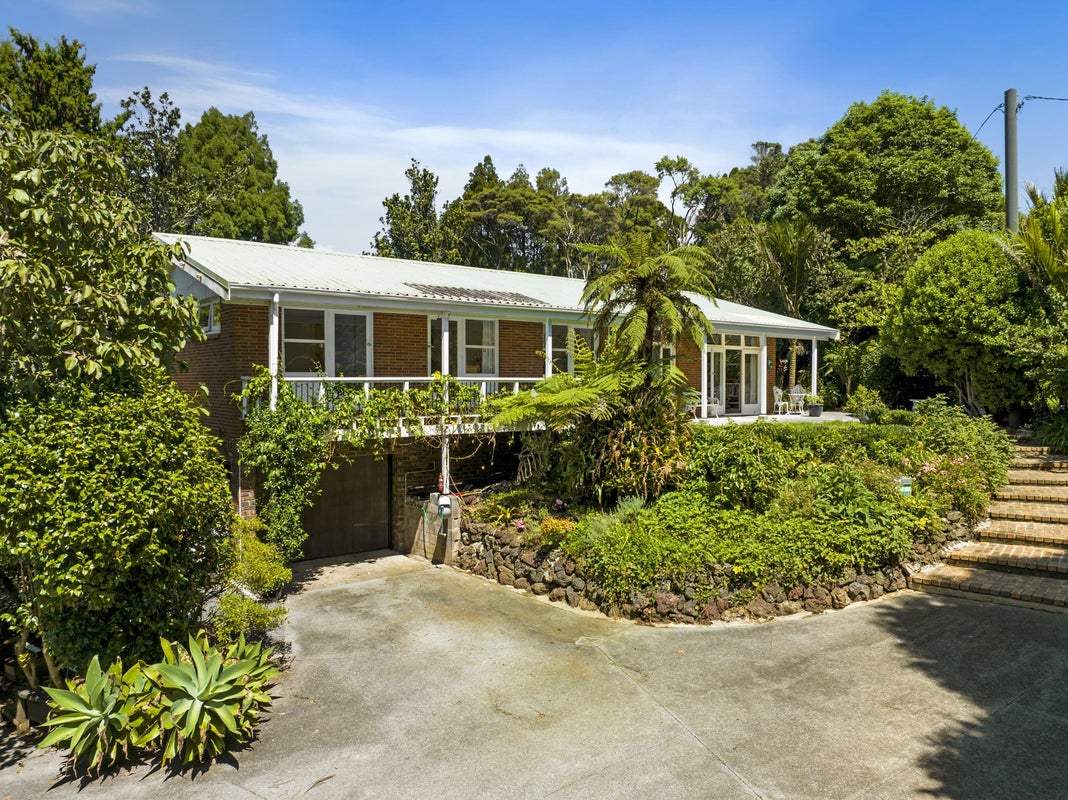 238 Scenic Drive, Titirangi, Auckland - Carousel 2