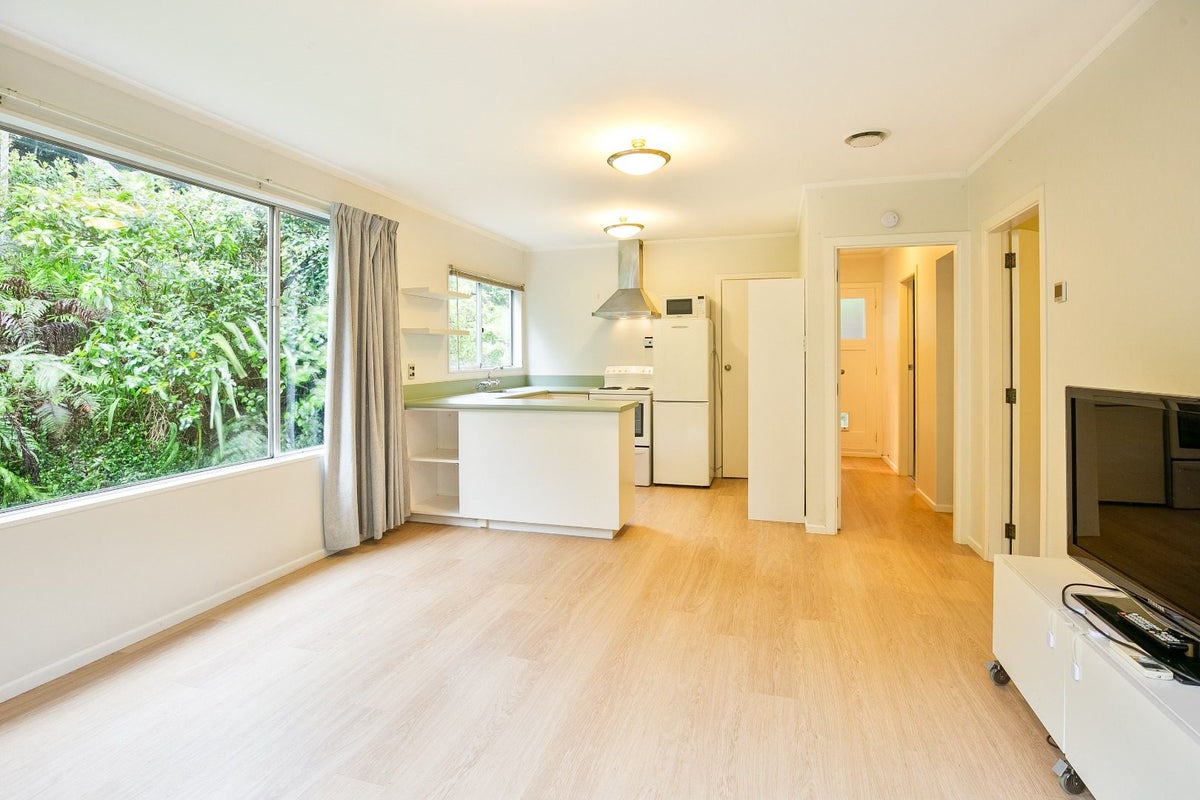 5A Orleans Street, Ngaio, Wellington - Carousel 2