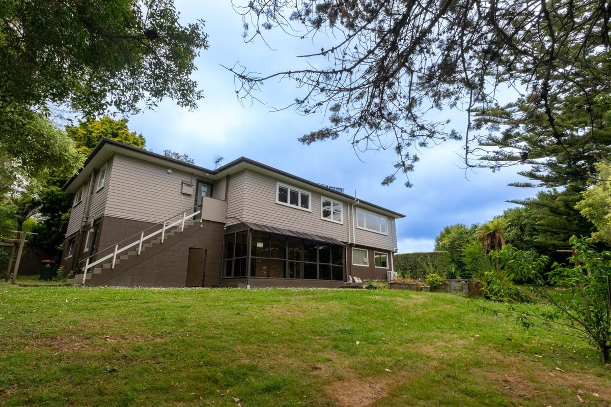 8 Swanson Road, Henderson, Auckland - Carousel 2