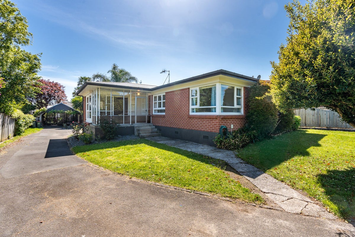 215 Ohaupo Road, Glenview, Hamilton - Carousel 1