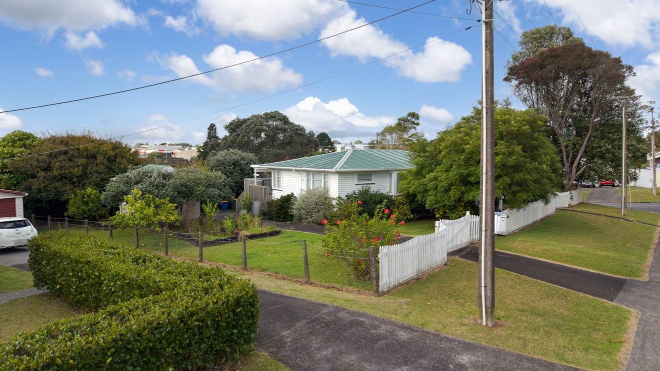 40 Glenorchy Street, Glen Eden, Auckland - Carousel 9